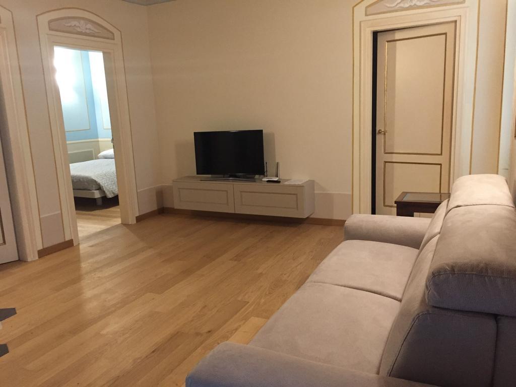 Palazzo Carasi Apartments Κρεμόνα Εξωτερικό φωτογραφία